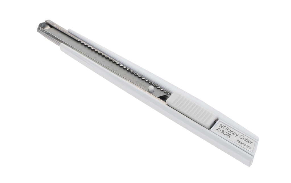 NT Cutter Cutter A-301 RP Auto Lock 9 mm, blanc